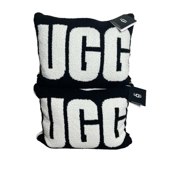 UGG Poppy Logo Pillow Set Of 2 - Picture 4 of 11